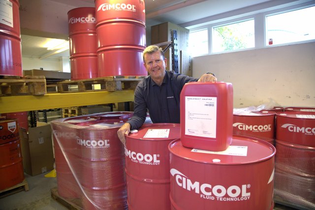 mann med tønner