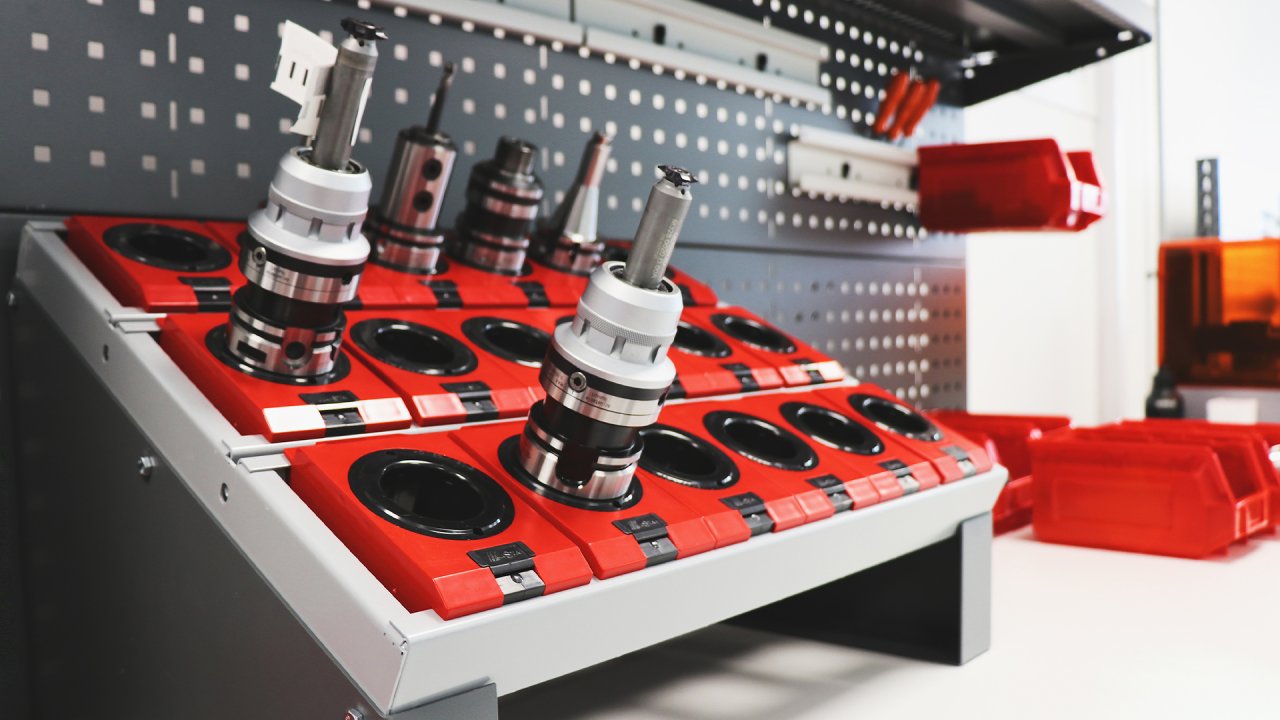 CNC-bordstativ fra LISTA